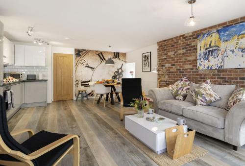 The Old Antique Shop