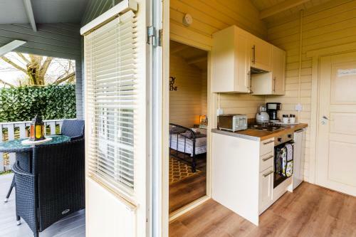 Lodge The Retreat Log Cabin