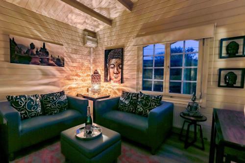 Lodge The Retreat Log Cabin