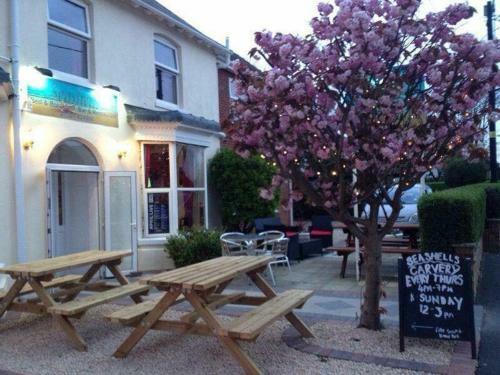 Seashells B&b, Bar & Restaurant