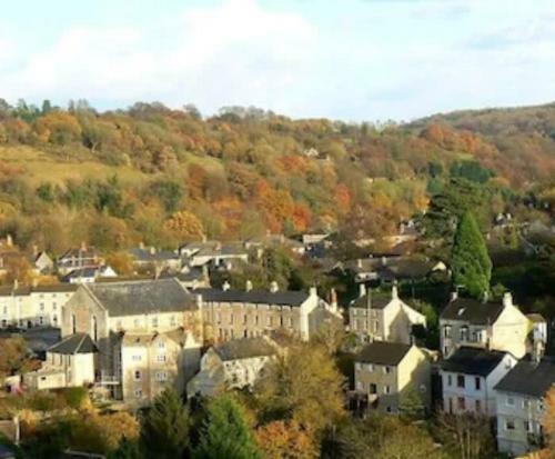 Traditional Cotswold Stone Peaceful Cottage With Stunning Views