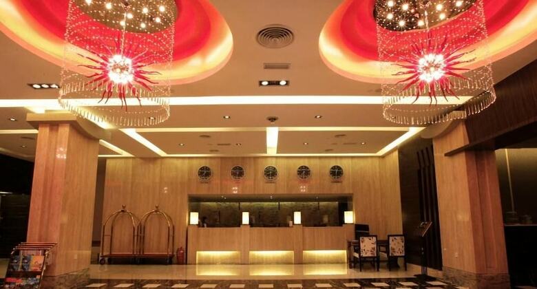 Crown Garden Hotel