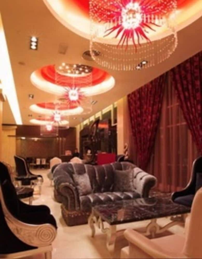 Crown Garden Hotel