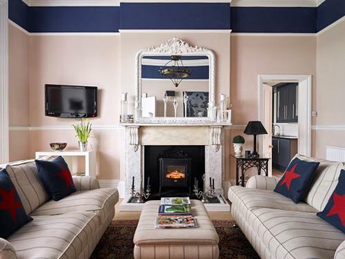 Wollaston Chateau Sleeps 19 Wifi