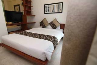 Peninsula Residence All Suite Hotel