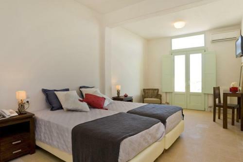 W Villa Black Rock Santorini