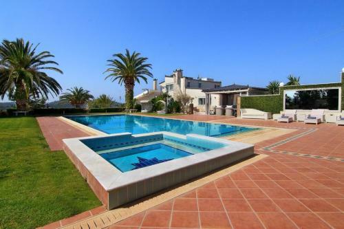 Black Diamond Luxury Villa Anavyssos In Athens