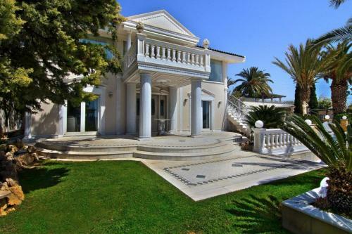 Black Diamond Luxury Villa Anavyssos In Athens