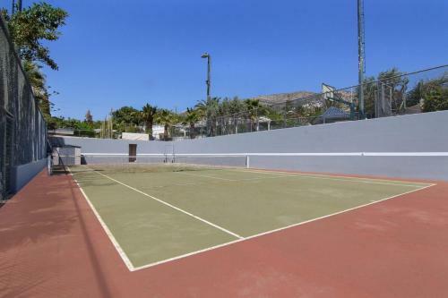 Black Diamond Luxury Villa Anavyssos In Athens