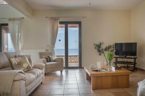 Anninata Villa Sleeps 8 With Pool Air Con And Wifi