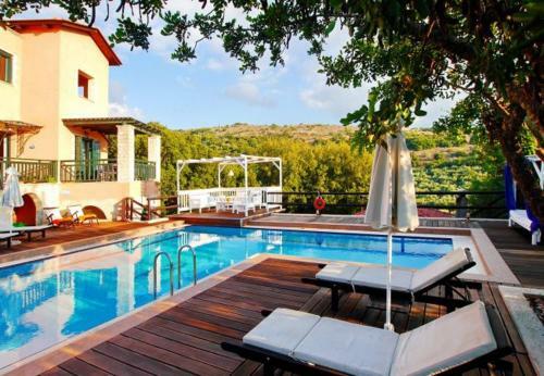 Armenoi Villa Sleeps 6 With Pool And Air Con