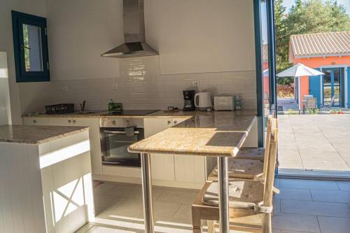 Throisma Villa In Asos (disabled-friendly)
