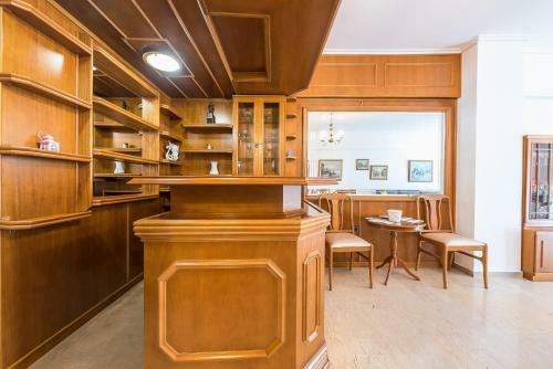 Vintage Acropolis Apartment By Cloudkeys