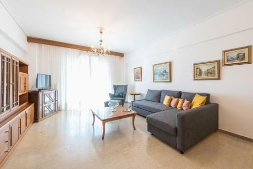 Vintage Acropolis Apartment By Cloudkeys
