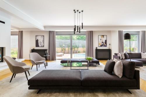 Eos Urban Villa By Upstreet
