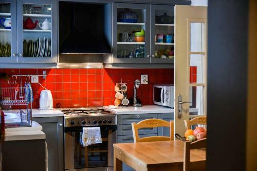 Family Apartment In Nea Smirni
