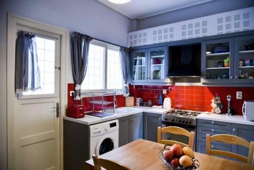 Family Apartment In Nea Smirni