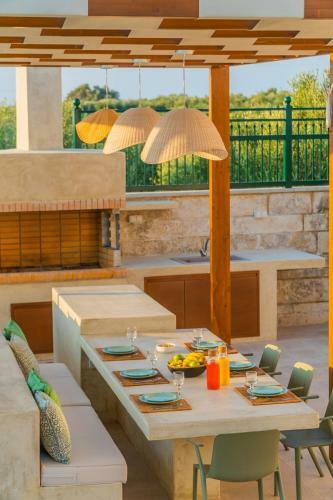 Estella Villa With Pool, Children Area, Bbq & Magnificent Views!
