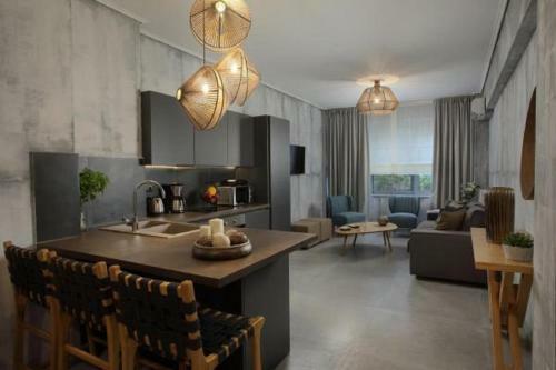 Legeo-luxurious Athenian Apartment
