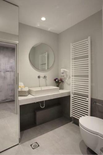 Legeo-luxurious Athenian Apartment