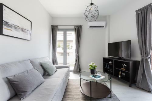 Minimal 2bd Apartment With Lycabettus View By Upstreet