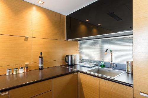 Emst Museum 1bd Apartment With Acropolis View By Upstreet