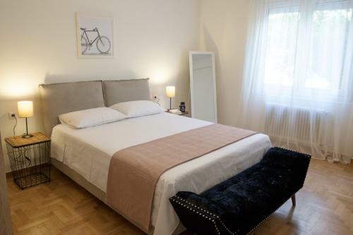 Luxury Three Bedroom Apartment In Kolonaki