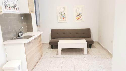 Palette Apartment Chocolate - Athens Center, 6 Bd, 3 Bath