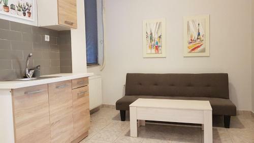 Palette Apartment Chocolate - Athens Center, 6 Bd, 3 Bath
