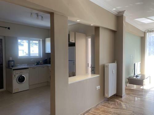 Private Rooms In Spacious Flat Marousi