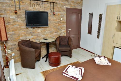 Eke Irin Apartments