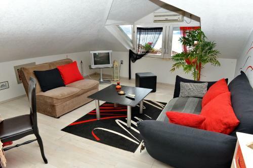 Eke Irin Apartments
