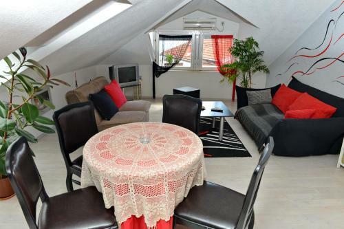 Eke Irin Apartments
