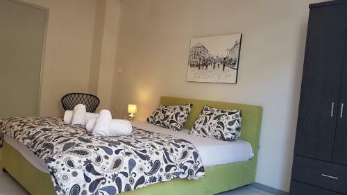 Palette Apartment Carmine - Athens Center, 6 Bd, 3 Bath