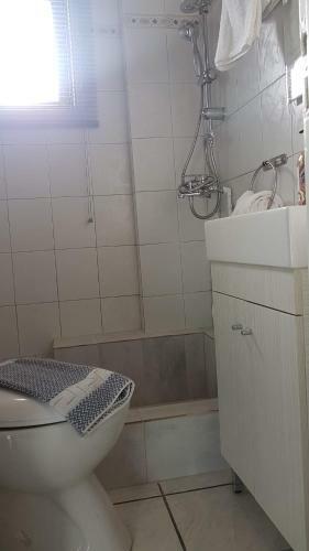 Palette Apartment Carmine - Athens Center, 6 Bd, 3 Bath