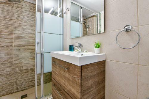 Apartamento Pleasant Flat Next To Panormou Metro Station