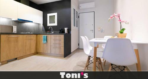 Toni's "avengers" 2bd Apartment In The Centre!