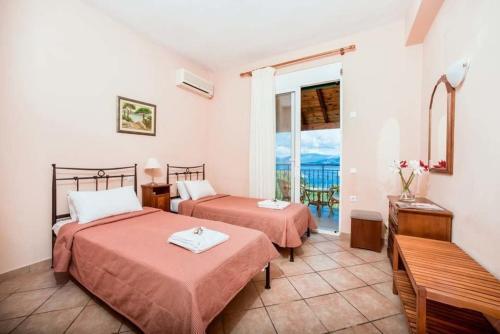 Agios Stefanos Sinion Villa Sleeps 6 Pool Air Con