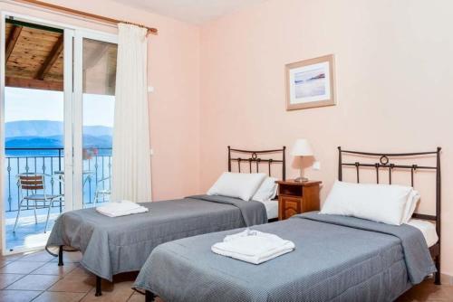 Agios Stefanos Sinion Villa Sleeps 6 Pool Air Con