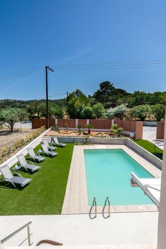 Fanes Villa Sleeps 8 With Pool And Air Con