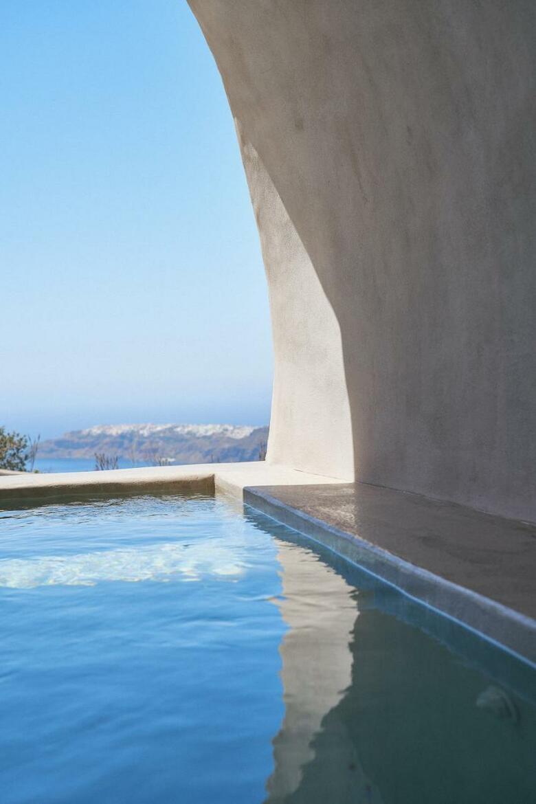 Hotel Divine Cave Experience