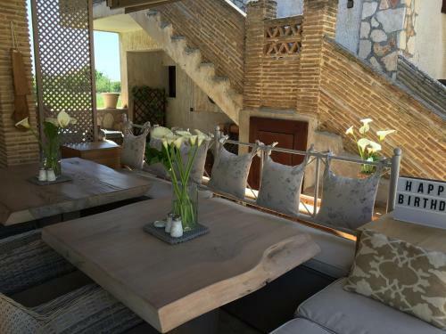 Garden Village Studios & Apartments