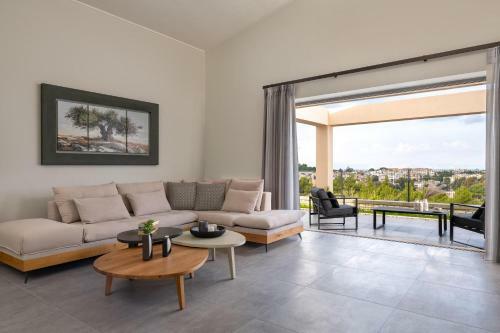 Aura Hill Villa