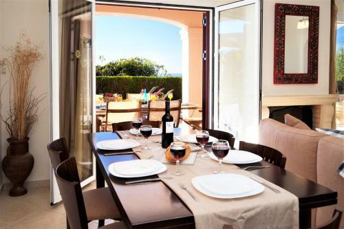 Kaligata Villa Sleeps 6 With Pool Air Con And Wifi