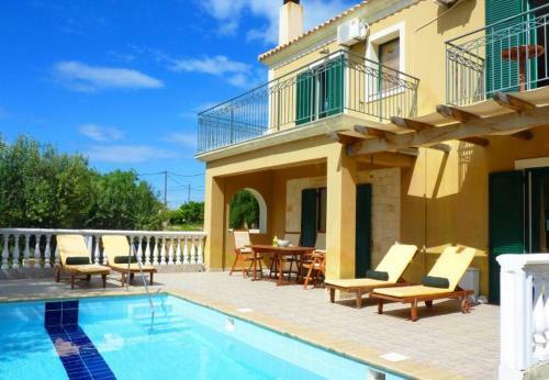 Karavadhos Villa Sleeps 5 With Pool And Air Con