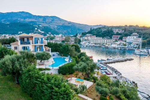 Kassiopi Villa Sleeps 10 Pool Wifi