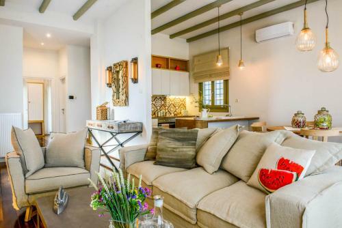 Kato Gatzea Villa Sleeps 6 With Pool And Air Con