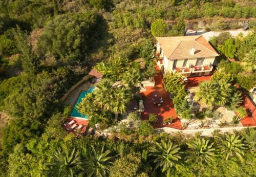 Kato Kateleios Villa Sleeps 7 With Pool And Air Con