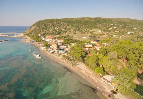Villa In Kato Kateleios Sleeps 7 With Pool And Air Con