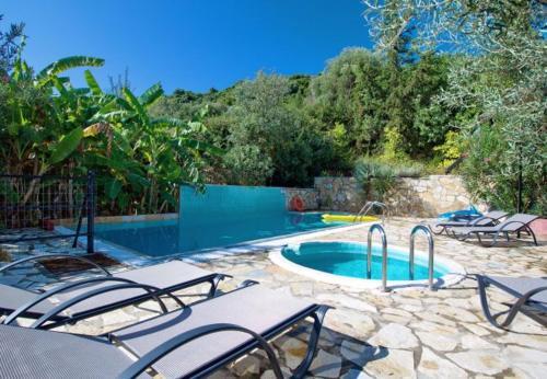 Villa In Kato Kateleios Sleeps 7 With Pool And Air Con